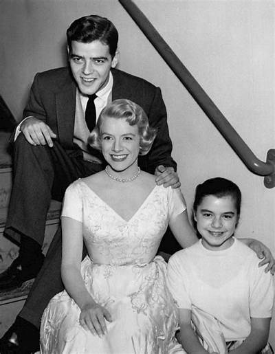 Rosemary Clooney's Son: Explore Their Special Bond and Life Journey