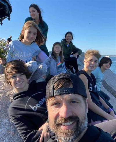 Walker Hayes and His Sons: a Family Affair
